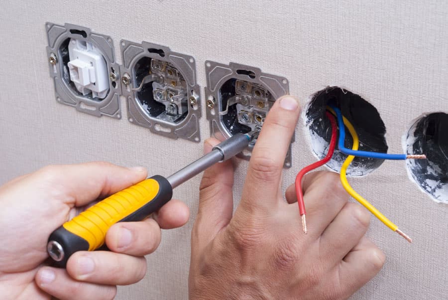 Servicios para instalaciones eléctricas en comunidades y viviendas en Vigo